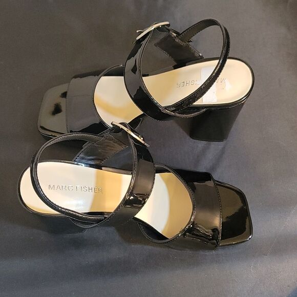 BRAND NEW MARC FISHER WOMEN'S GRADUATE BLOCK HEEL DRESS SANDAL R3 - Picture 2 of 16